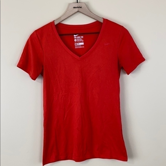 𝅺Nike top - Picture 1 of 5